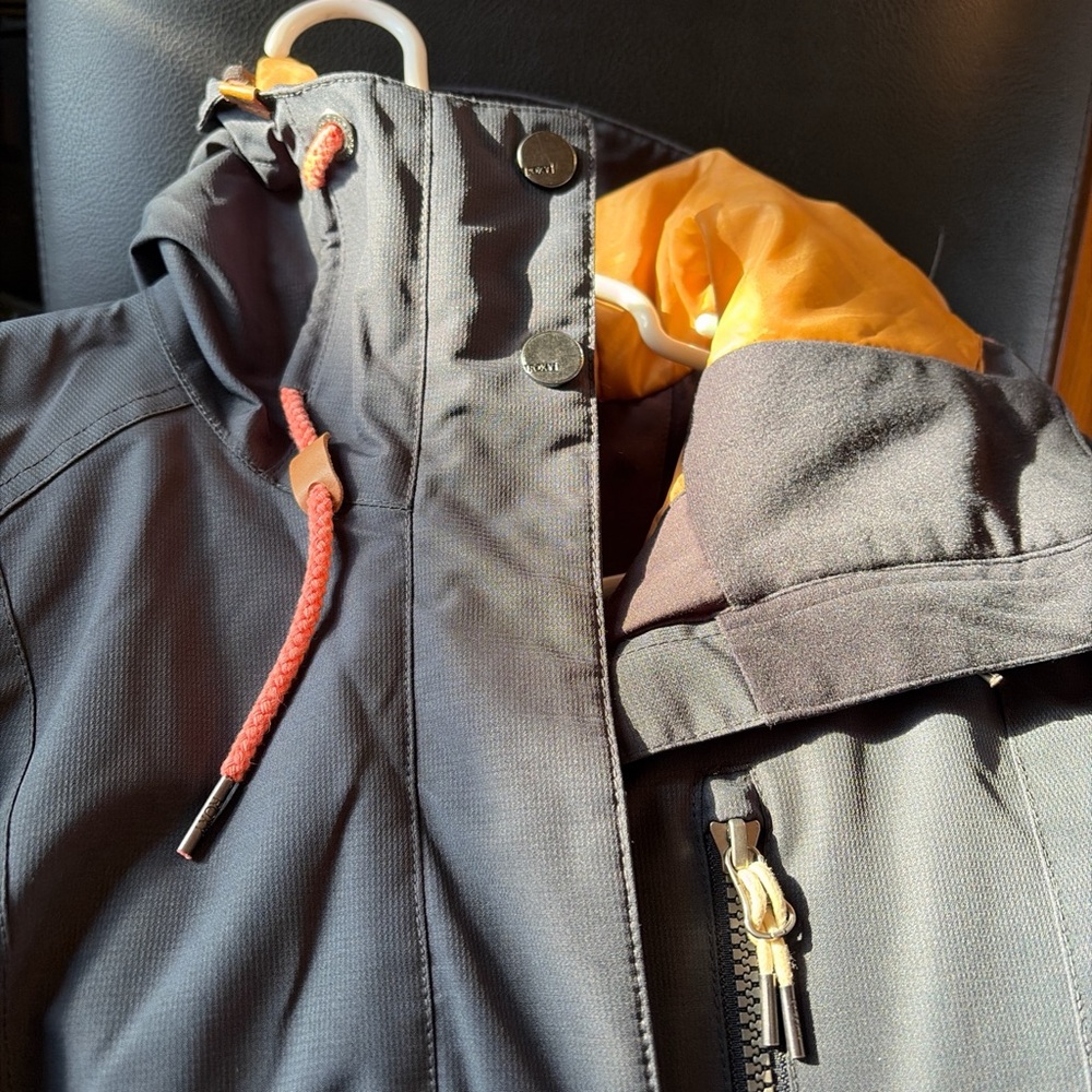 Roxy Black Ski Jacket with Orange Lining - image 4